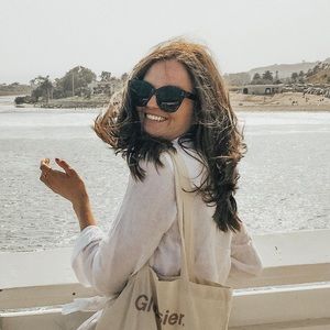 Meet your Posher, Laura